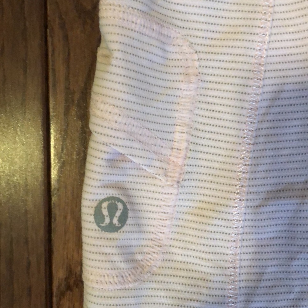 💞LULULEMON-Vintage EUC Run:Wild Short Sl. Tech(12) - Picture 13 of 14